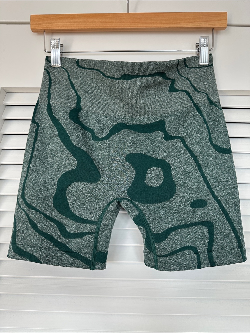 GXIN Seamless 2-Piece Sports Bra Biker Shorts Matching Set Green Camo Size M - Picture 5 of 5
